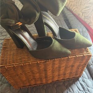 Classy & stylish heels